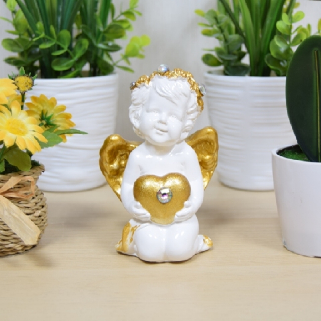Фигурка Ангел 12 см 'С сердцем в руках' белый с золотом